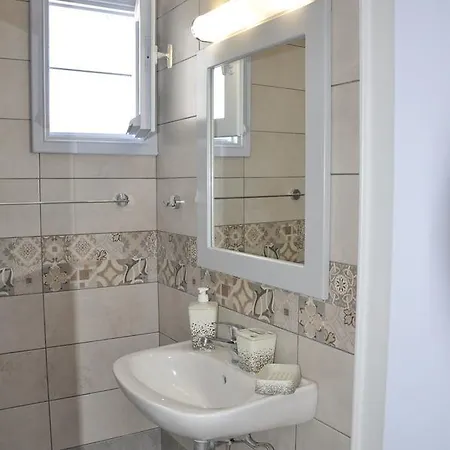 Akrogiali מלון *